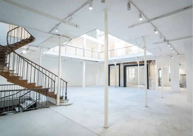 1,200 sqm Grand Showroom on Rue Saint-Merri, Paris — 5
