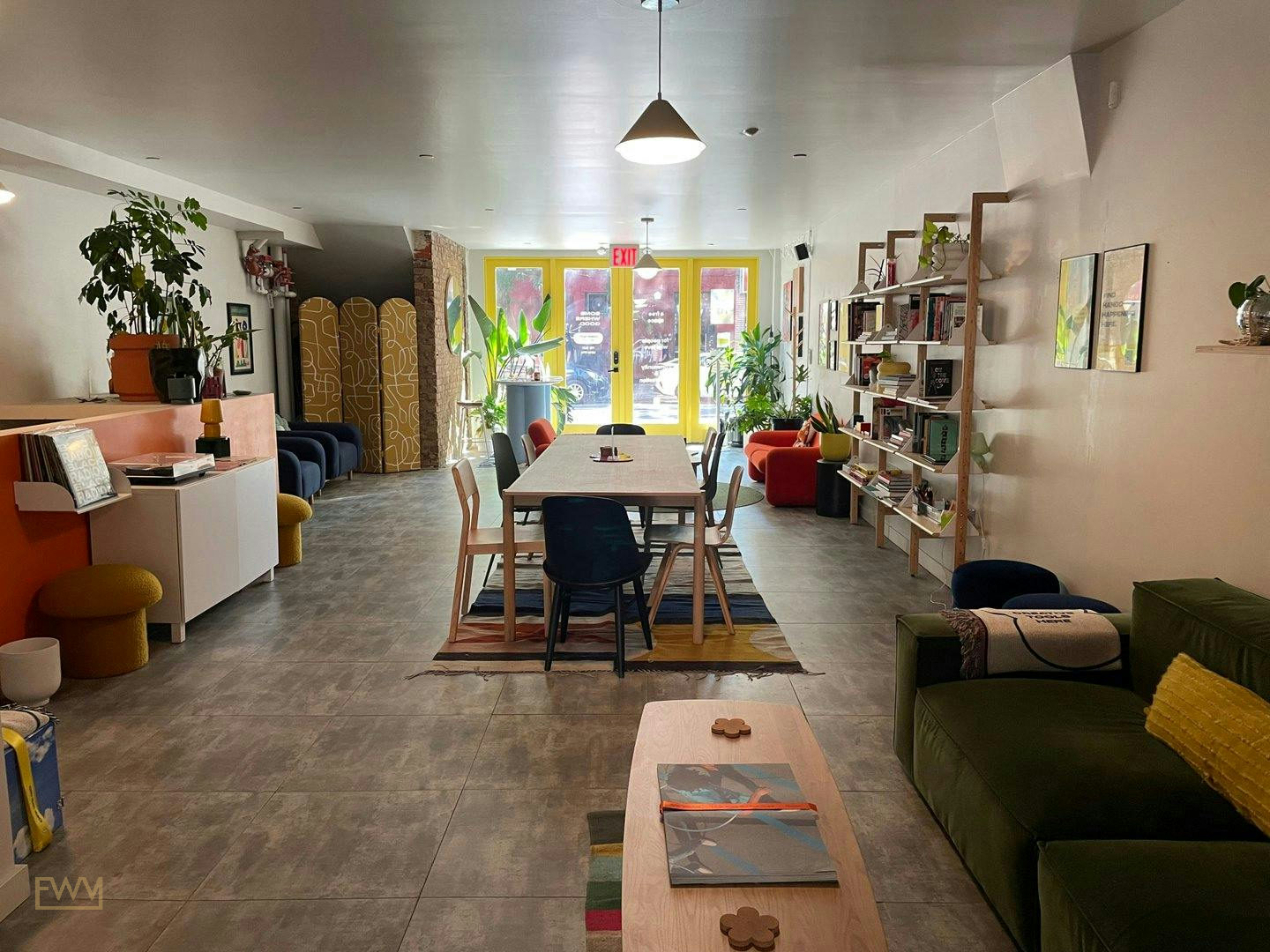 1,500 SF Retail Space on Tompkins Avenue, Brooklyn, 139 sqm, pop up store