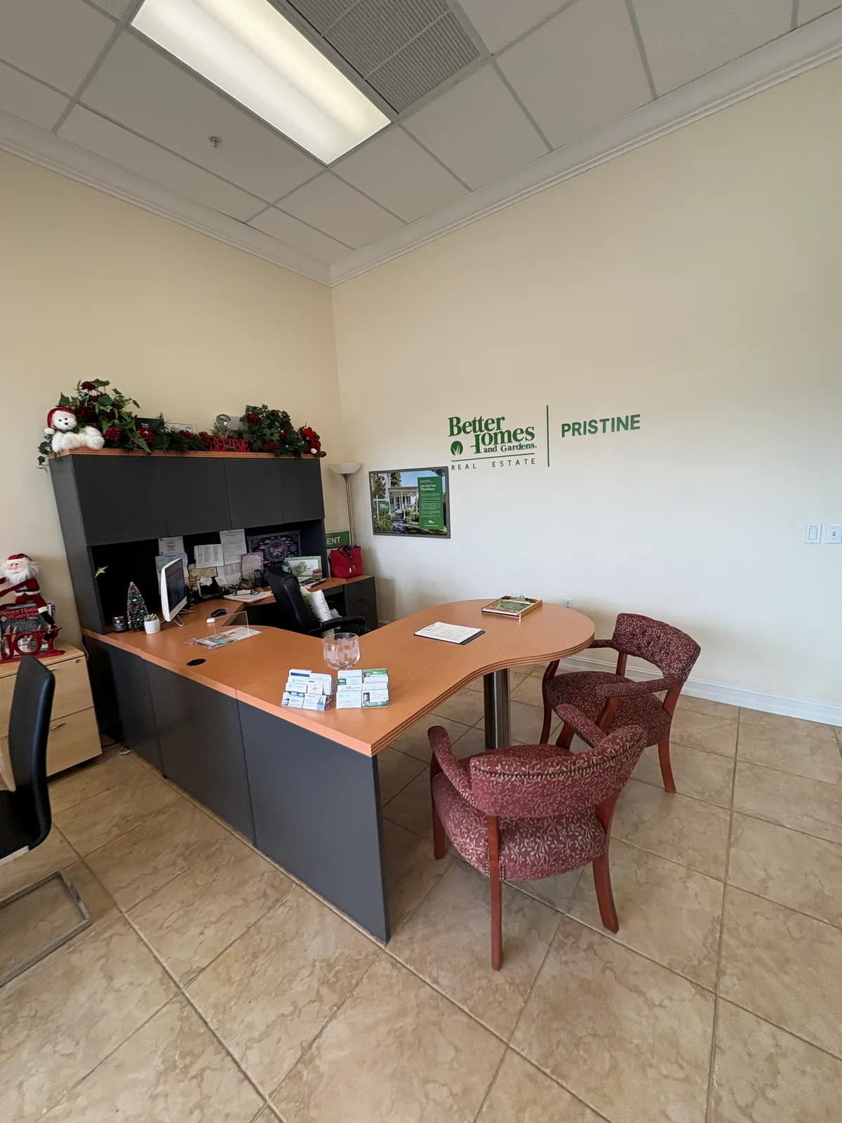 1,500 Sq Ft Storefront in Shoppes of Vanderbilt, 139 sqm, retail activation, pop-up rental in Naples, second interior view
