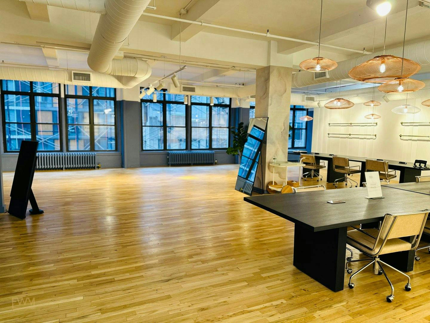 1,670 Square Foot Apparel Showroom in Midtown Manhattan, 155 sqm, pop up store in New York