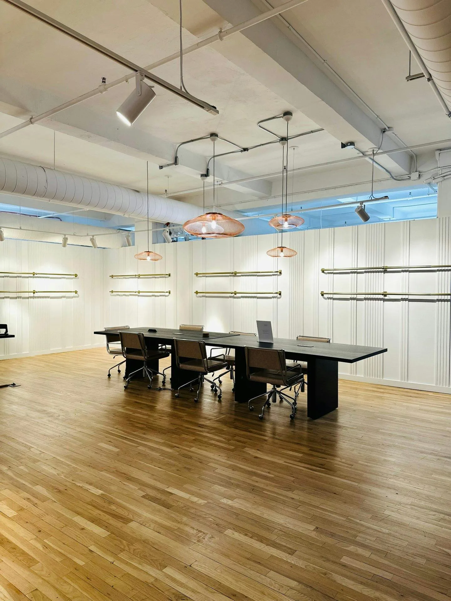 1,670 Square Foot Apparel Showroom in Midtown Manhattan — 2