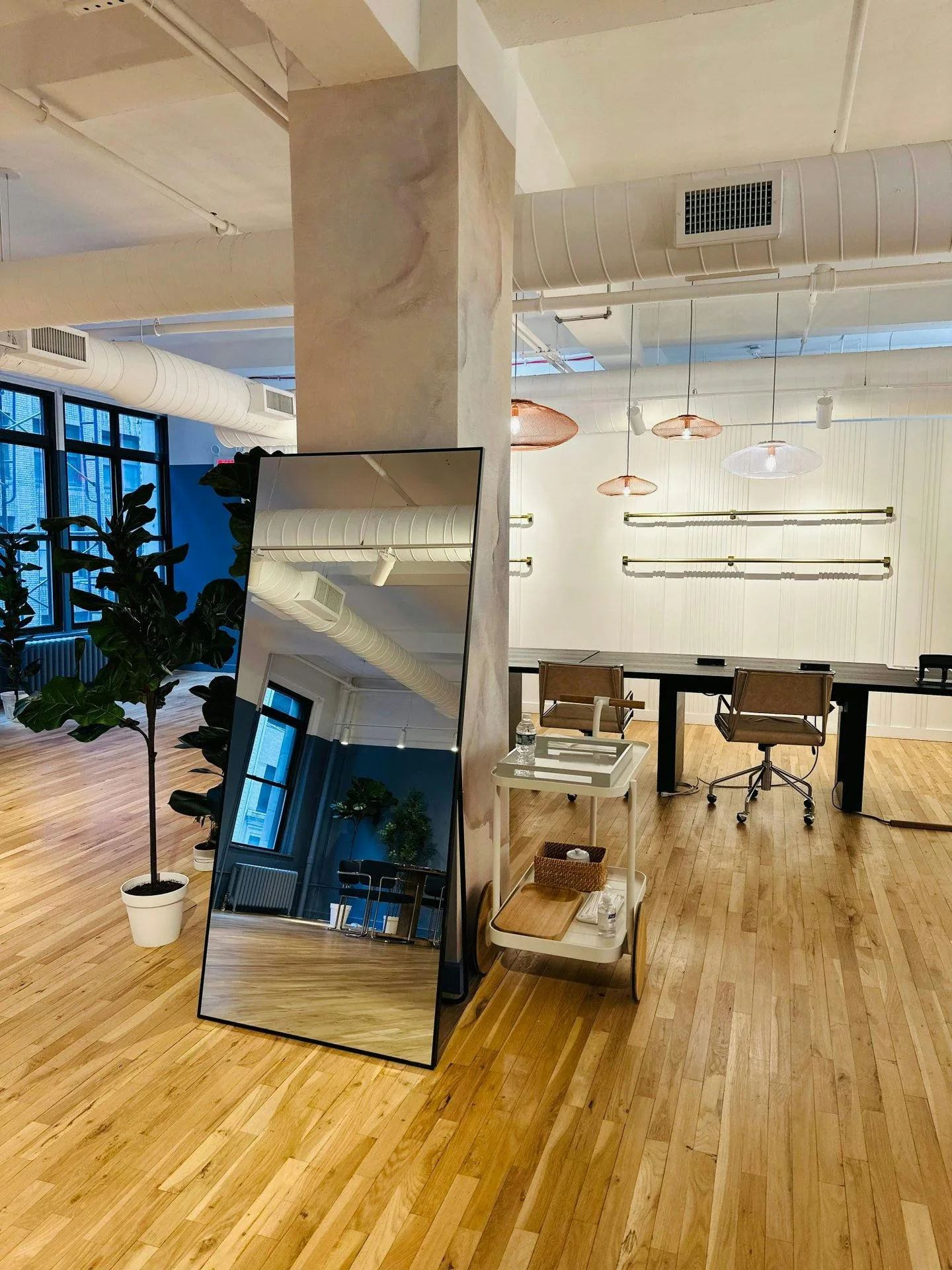 1,670 Square Foot Apparel Showroom in Midtown Manhattan — 5