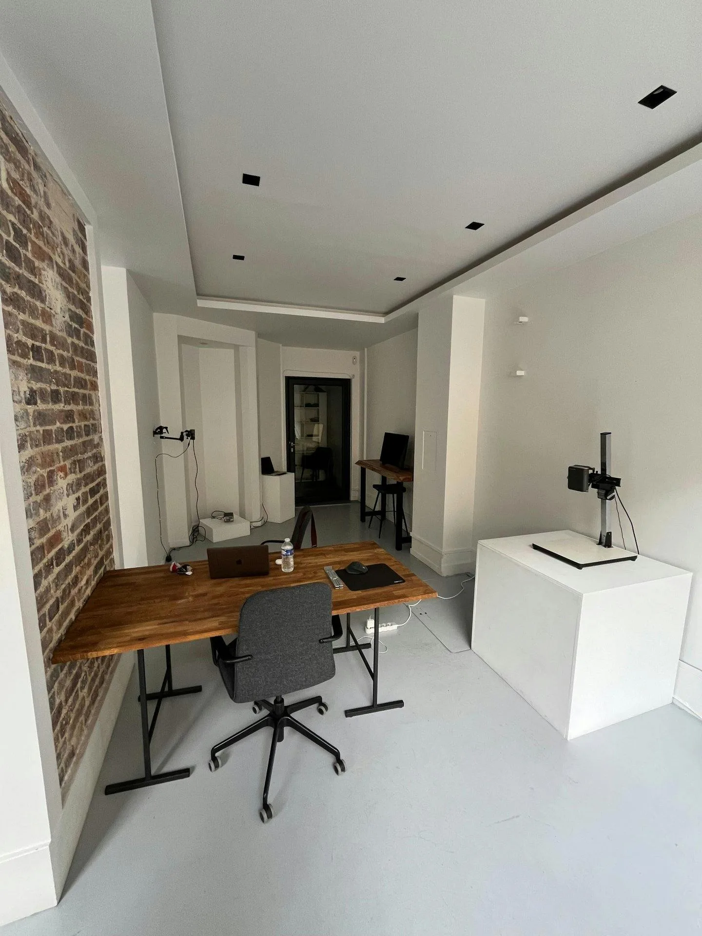 115 sqm Gallery and Showroom in Paris 3rd Arrondissement — 4