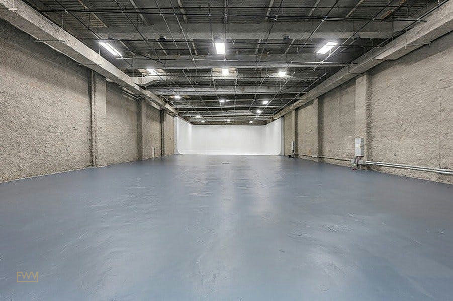 12,000 sq ft Industrial Studio and Event Venue in Brooklyn, 1115 sqm, pop up store