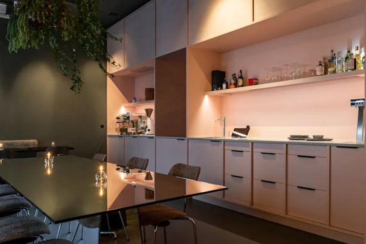 120 sqm Bar and Restaurant Space on Weserstrasse, Berlin — 2