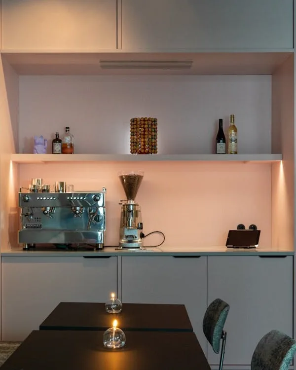 120 sqm Bar and Restaurant Space on Weserstrasse, Berlin — 4