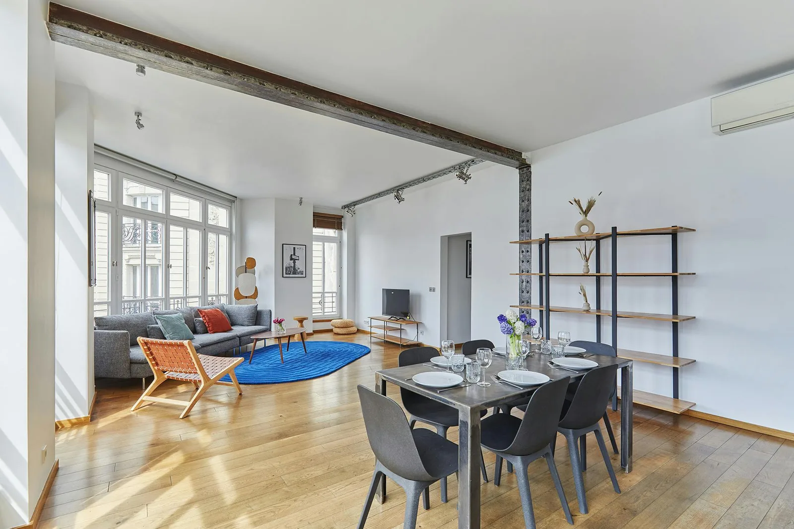 120 sqm Event Space on Rue de Bretagne, Paris