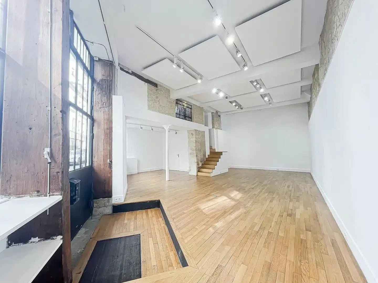 120 sqm Gallery and Showroom on Rue de Charlot, Paris — 2