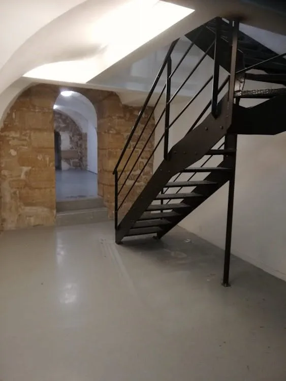 120 sqm Pop-Up Boutique on Rue Quincampoix, Paris — 4