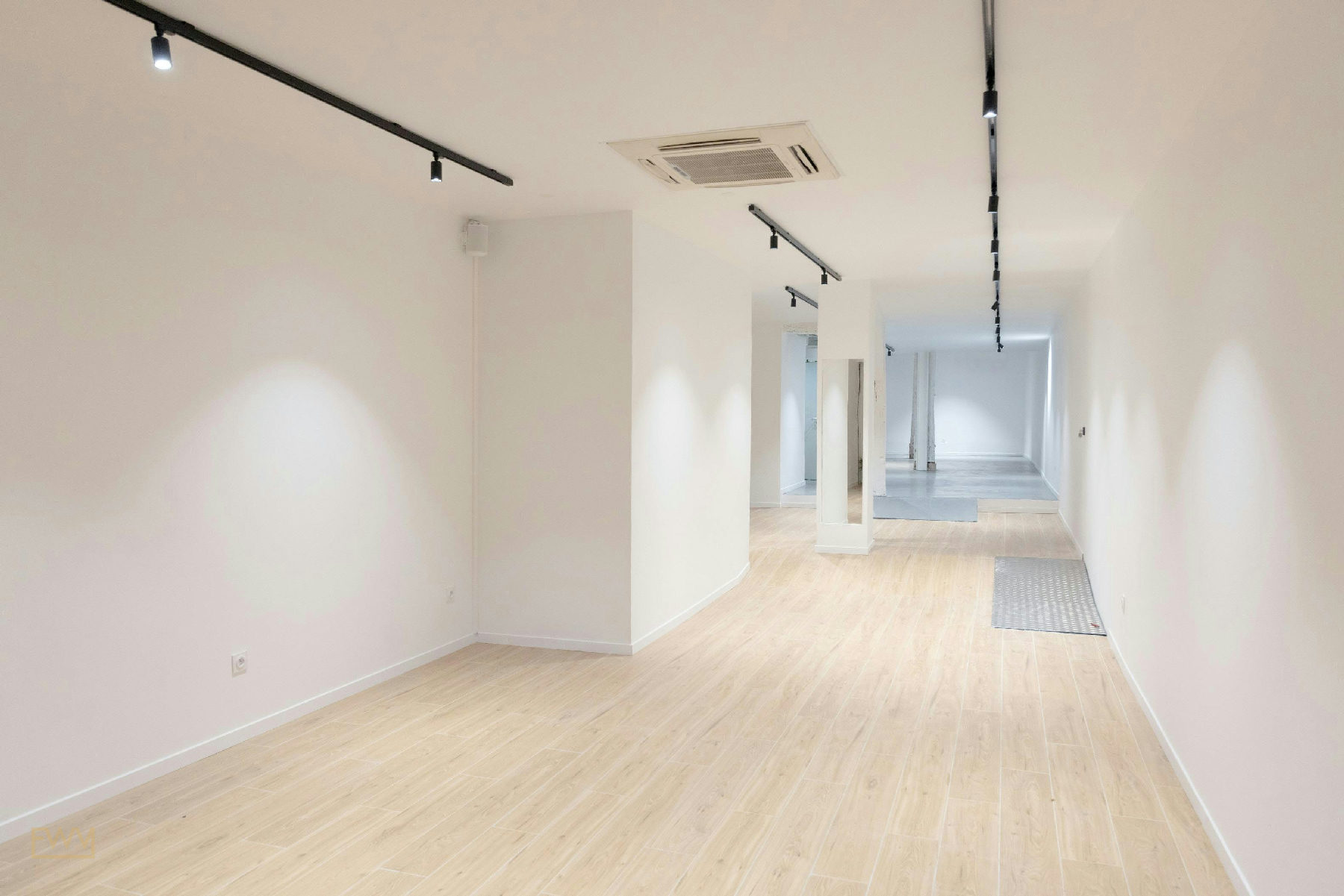 120 sqm Studio and Showroom on Rue des Gravilliers, Paris, pop up store