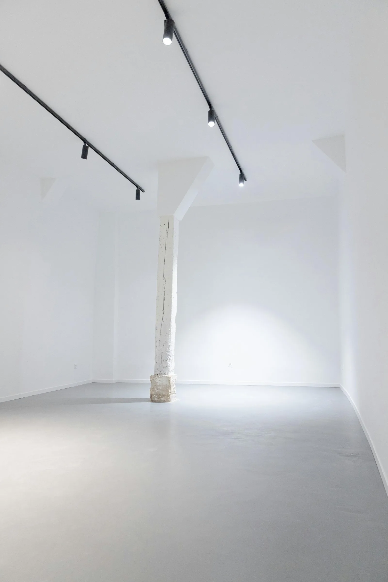 120 sqm Studio and Showroom on Rue des Gravilliers, Paris — 5