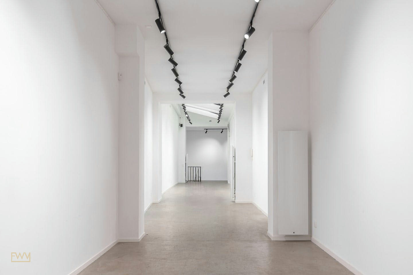 124 sqm Boutique and Art Gallery on Rue Chapon, Paris, pop up store