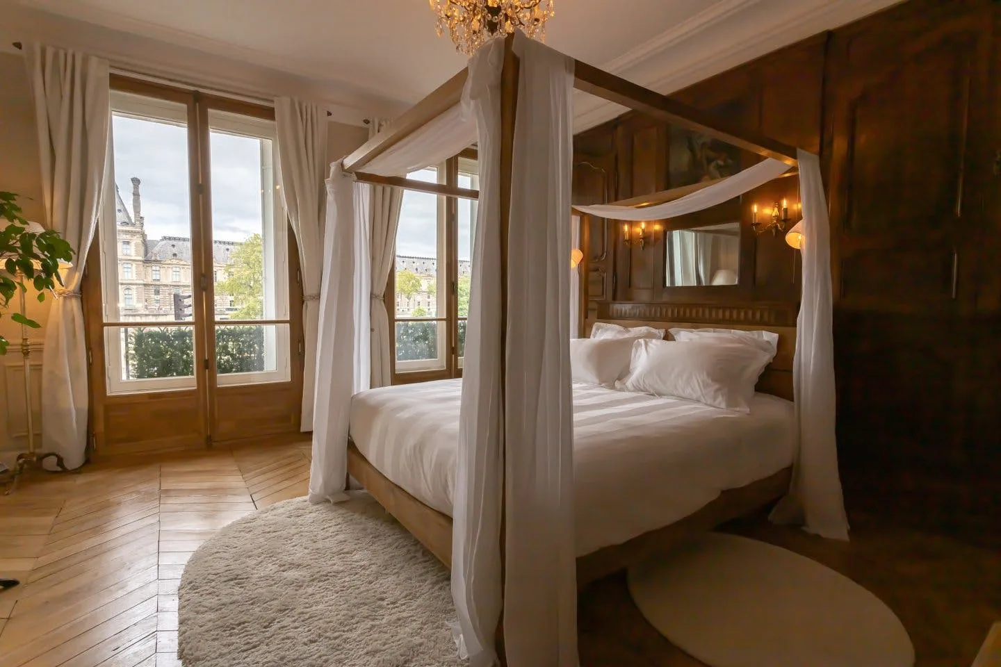 125 sqm Apartment with Louvre View on Quai Voltaire — 3