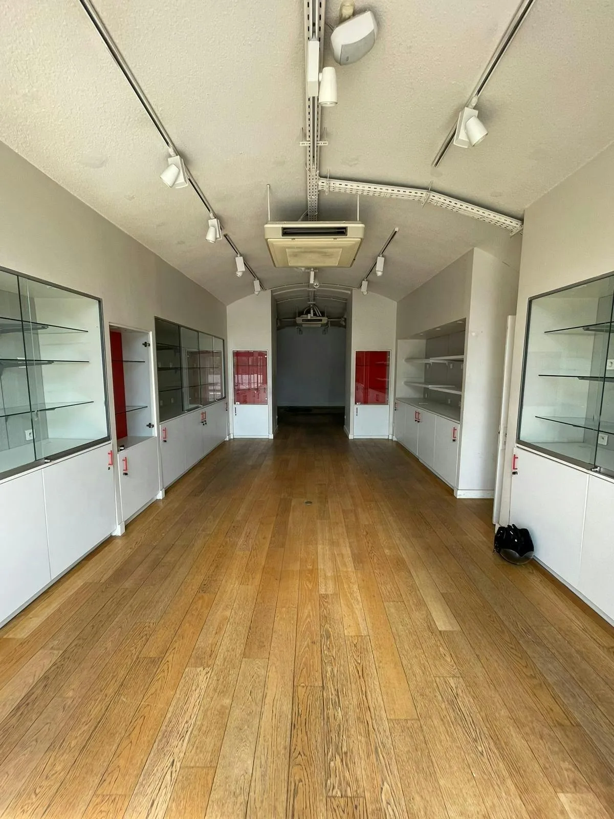 127 sqm Retail Space on Place Bellecour, Lyon — 3
