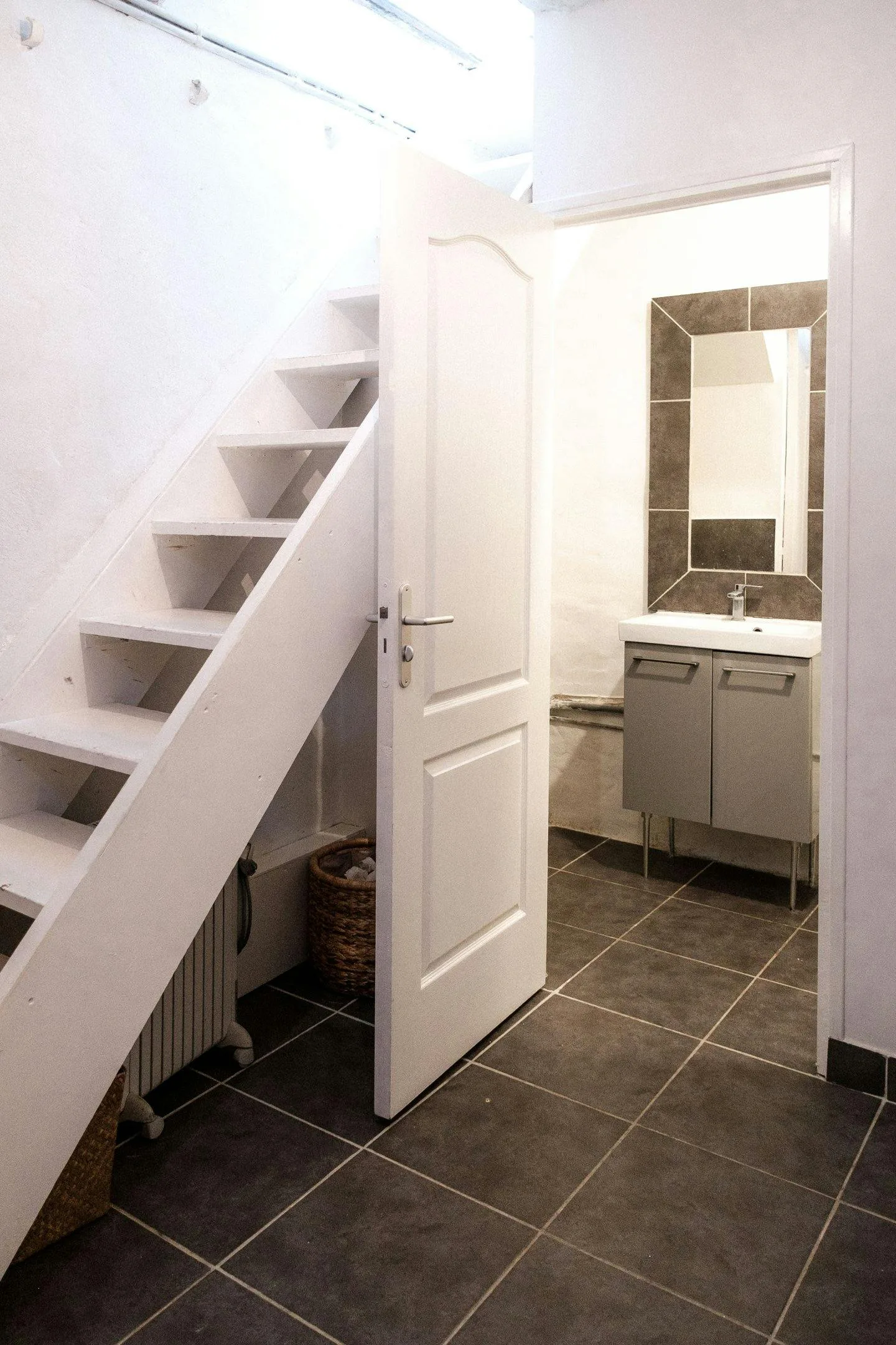 15 sqm Gallery on Rue Paul Bert in Faidherbe-Charonne — 4