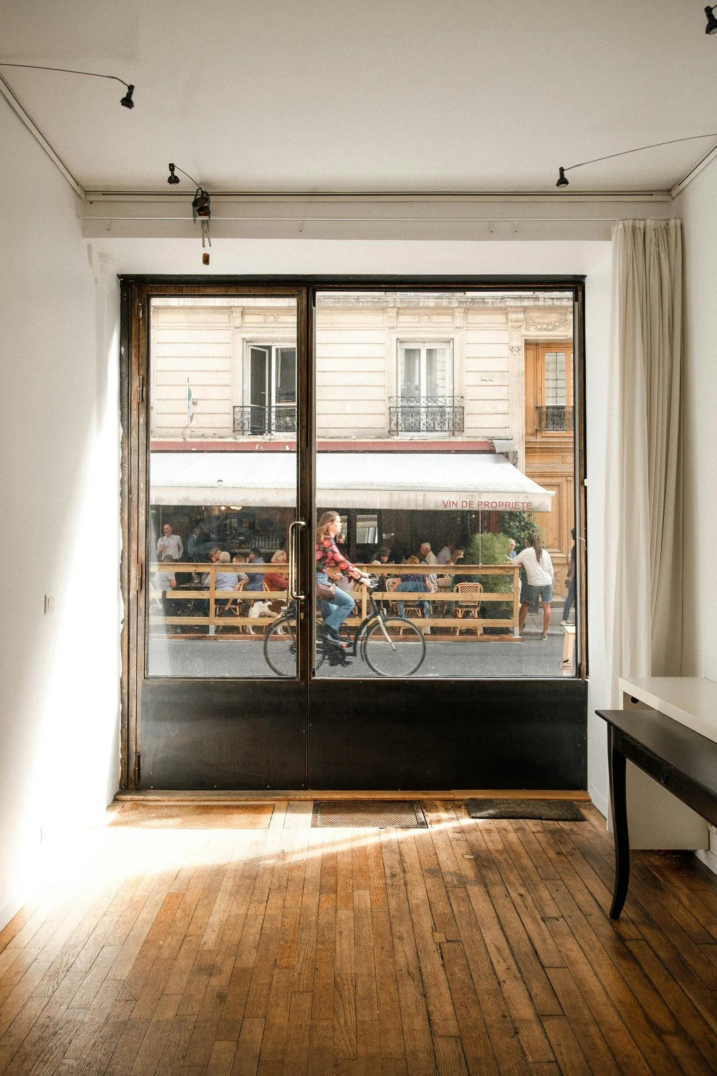 15 sqm Gallery on Rue Paul Bert in Faidherbe-Charonne — 5