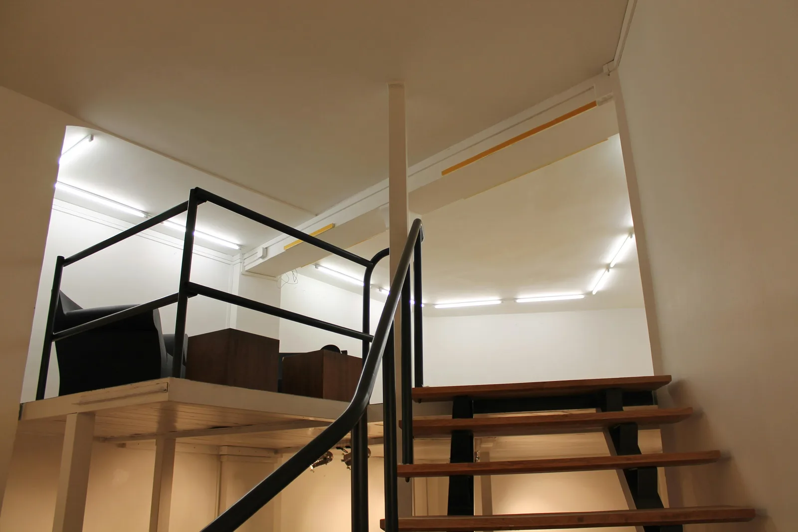 150 sqm Pop-Up Gallery and Showroom in Haut-Marais, Paris — 5