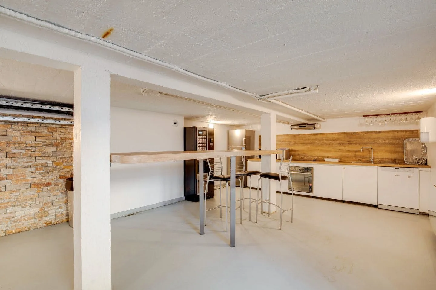 150 sqm Renovated Warehouse Loft in Lyon 7th Arrondissement — 3