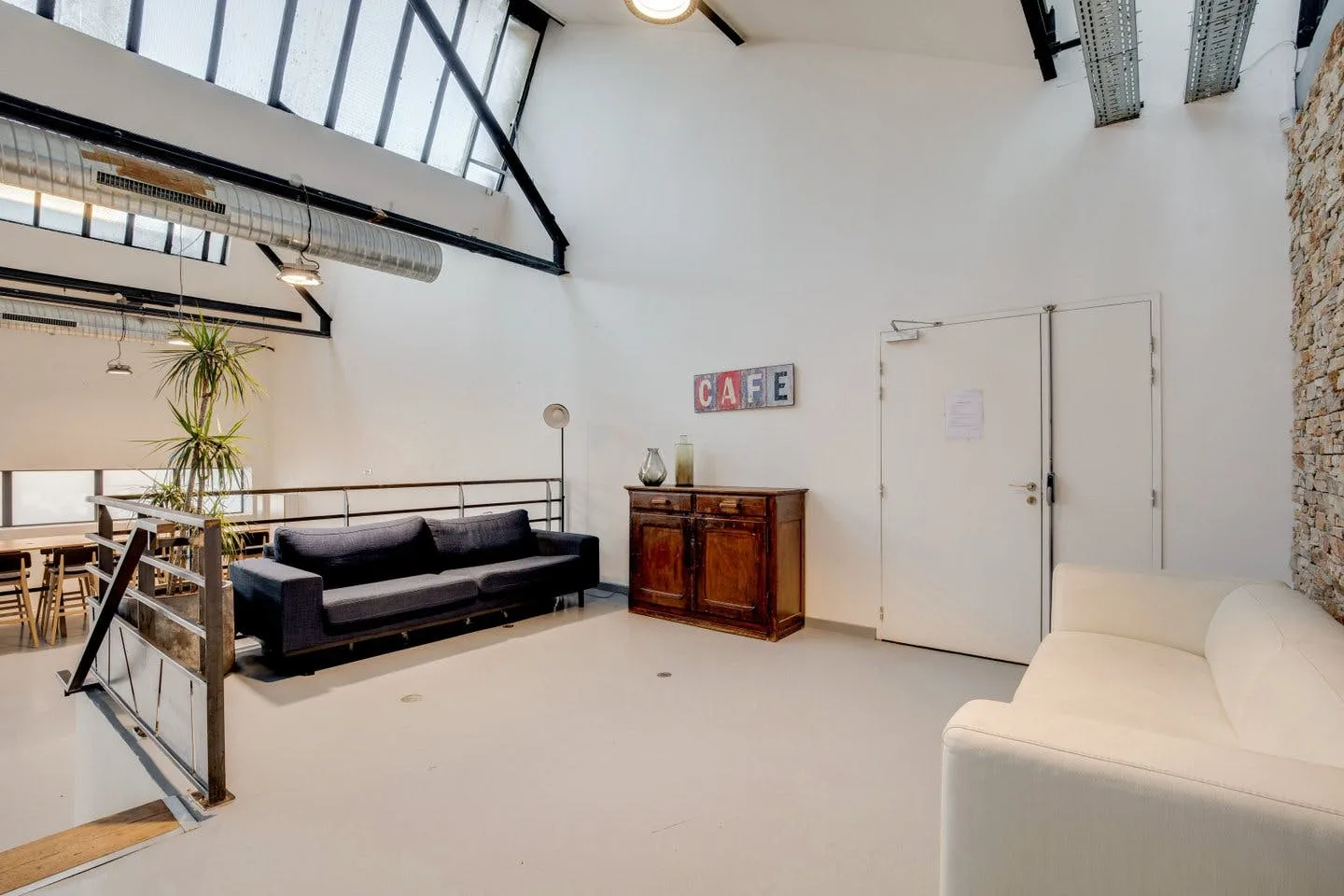 150 sqm Renovated Warehouse Loft in Lyon 7th Arrondissement — 5