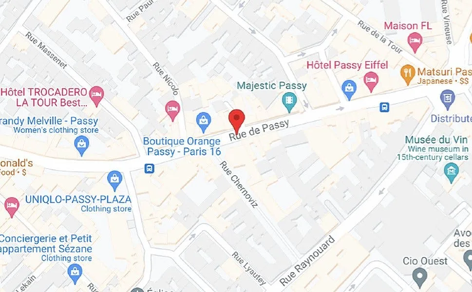 162 sqm Boutique on Rue de Passy, Paris 16th — 2