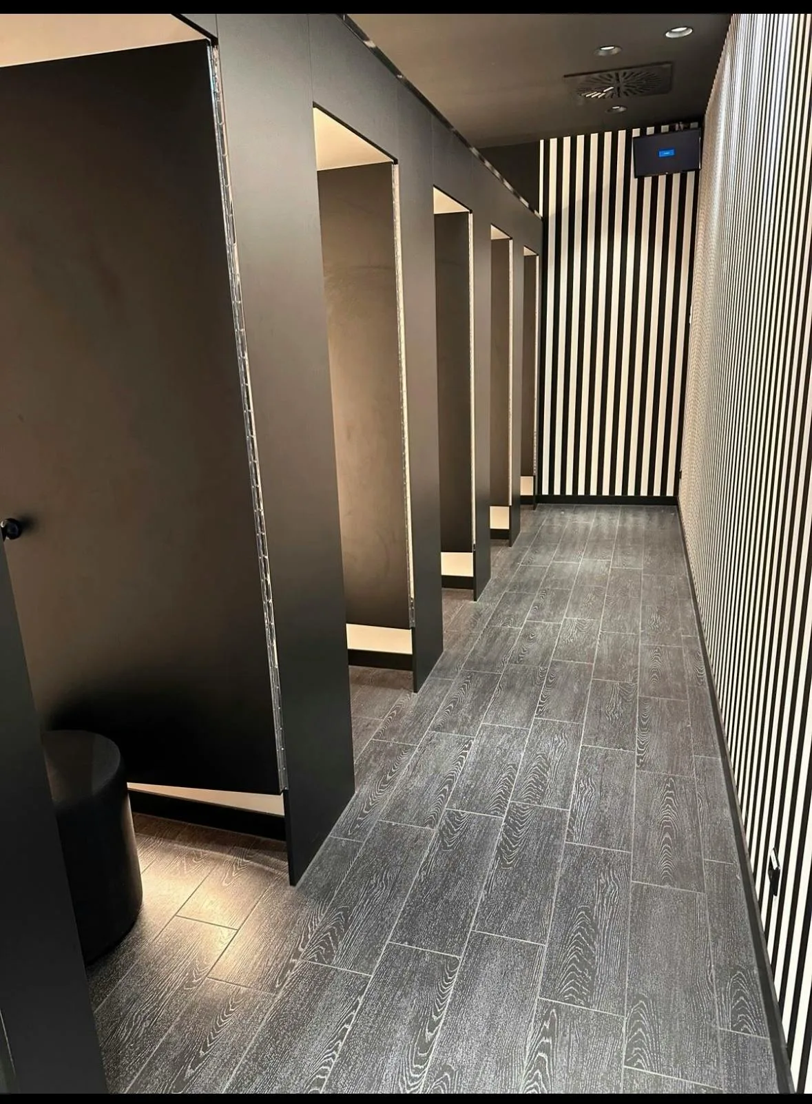 170 sqm Versatile Commercial Space in Pirmasens — 4