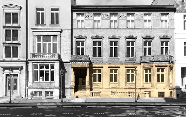 175 sqm Gallery and Retail Space on Potsdamer Strasse — 2