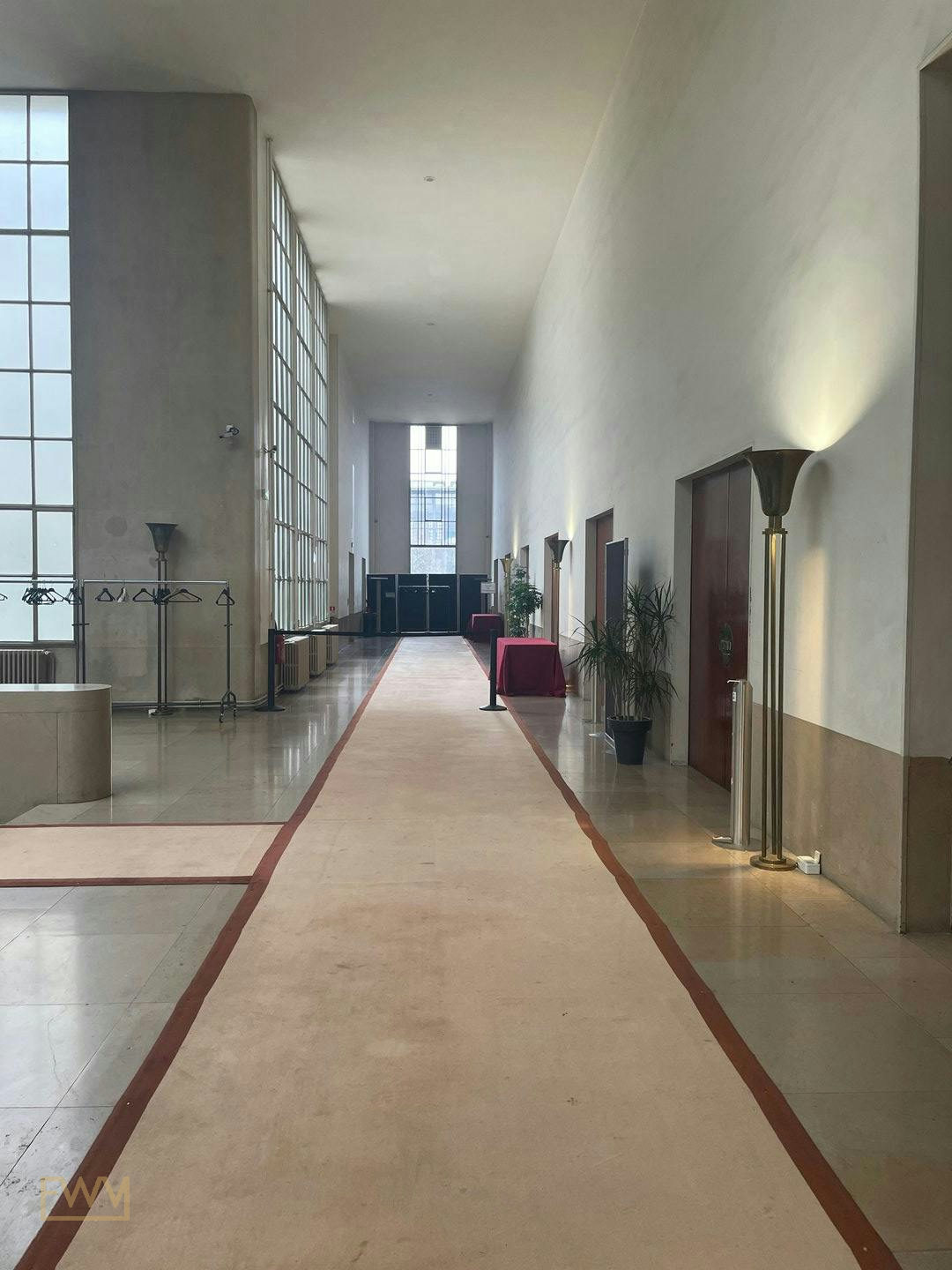 2,000 sqm Art Deco Grand Hall in Boulogne-Billancourt, pop up store, second interior view