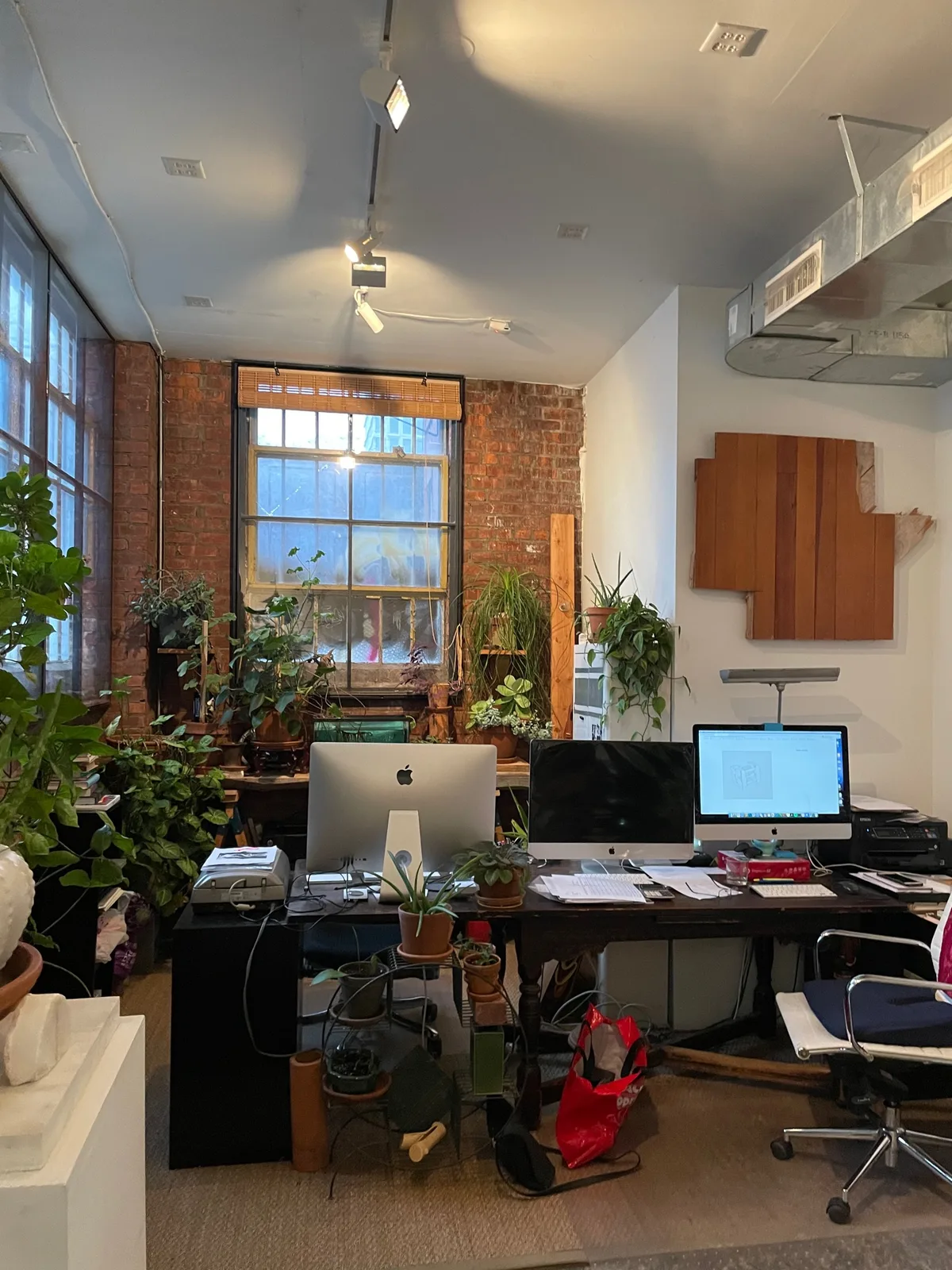 2300 SF Williamsburg Warehouse with Comprehensive Amenities, 214 sqm, pop up store in Brooklyn, second interior view