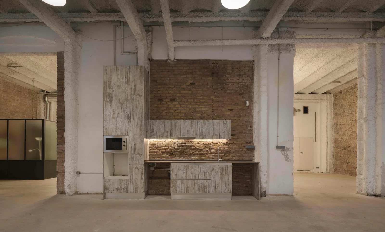 250 sqm Versatile Space in a Modernist Barcelona Building — 3