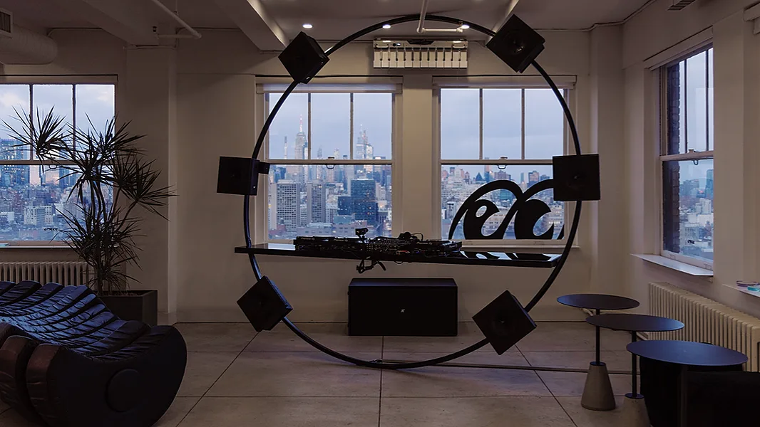 27th-Floor Penthouse with 360° NYC Skyline Views, 352 sqm, corporate event, pop-up rental in New York, additional interior v…