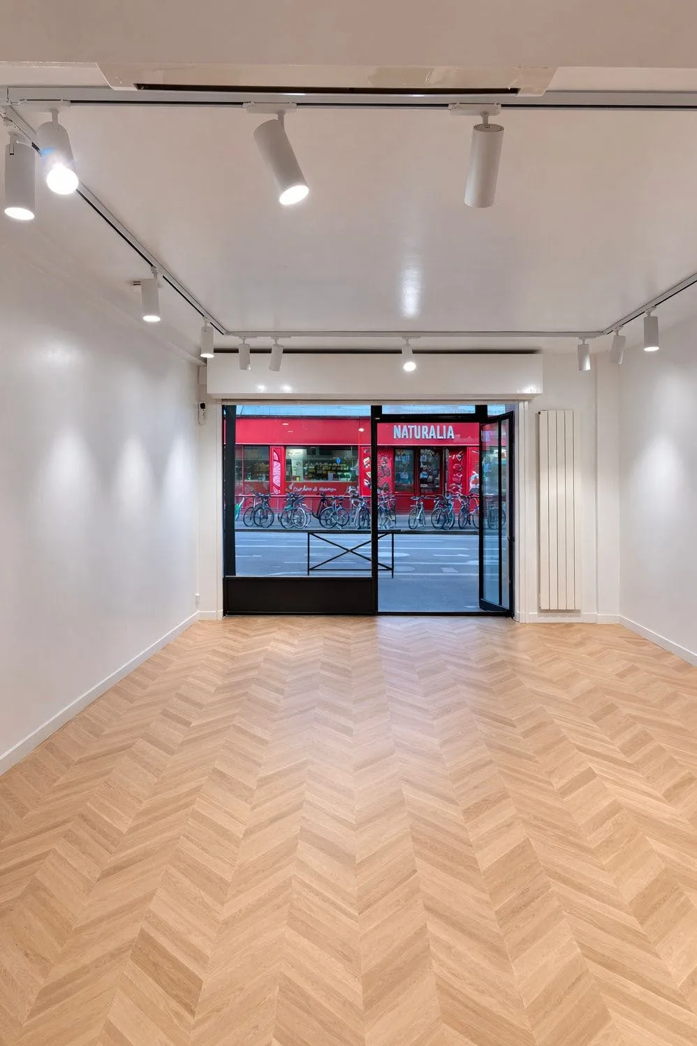 30 sqm Commercial Space on Rue Beaubourg, Paris