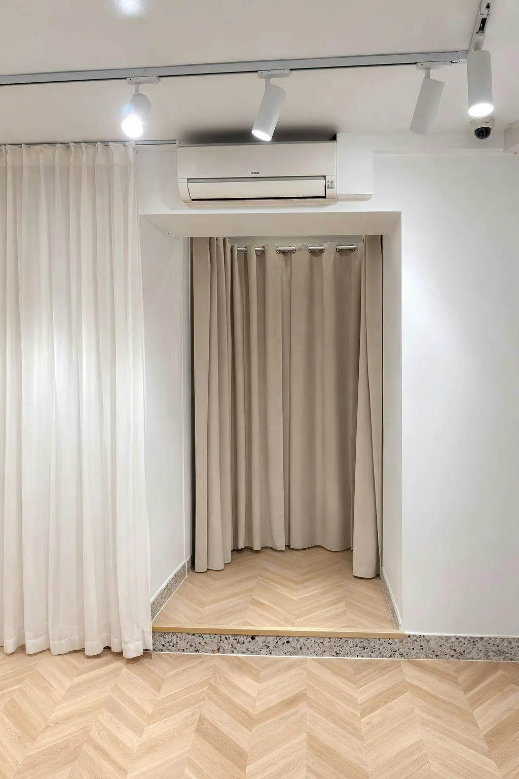 30 sqm Commercial Space on Rue Beaubourg, Paris — 2