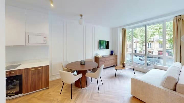30 sqm Versatile Loft Space on Boulevard de Sébastopol