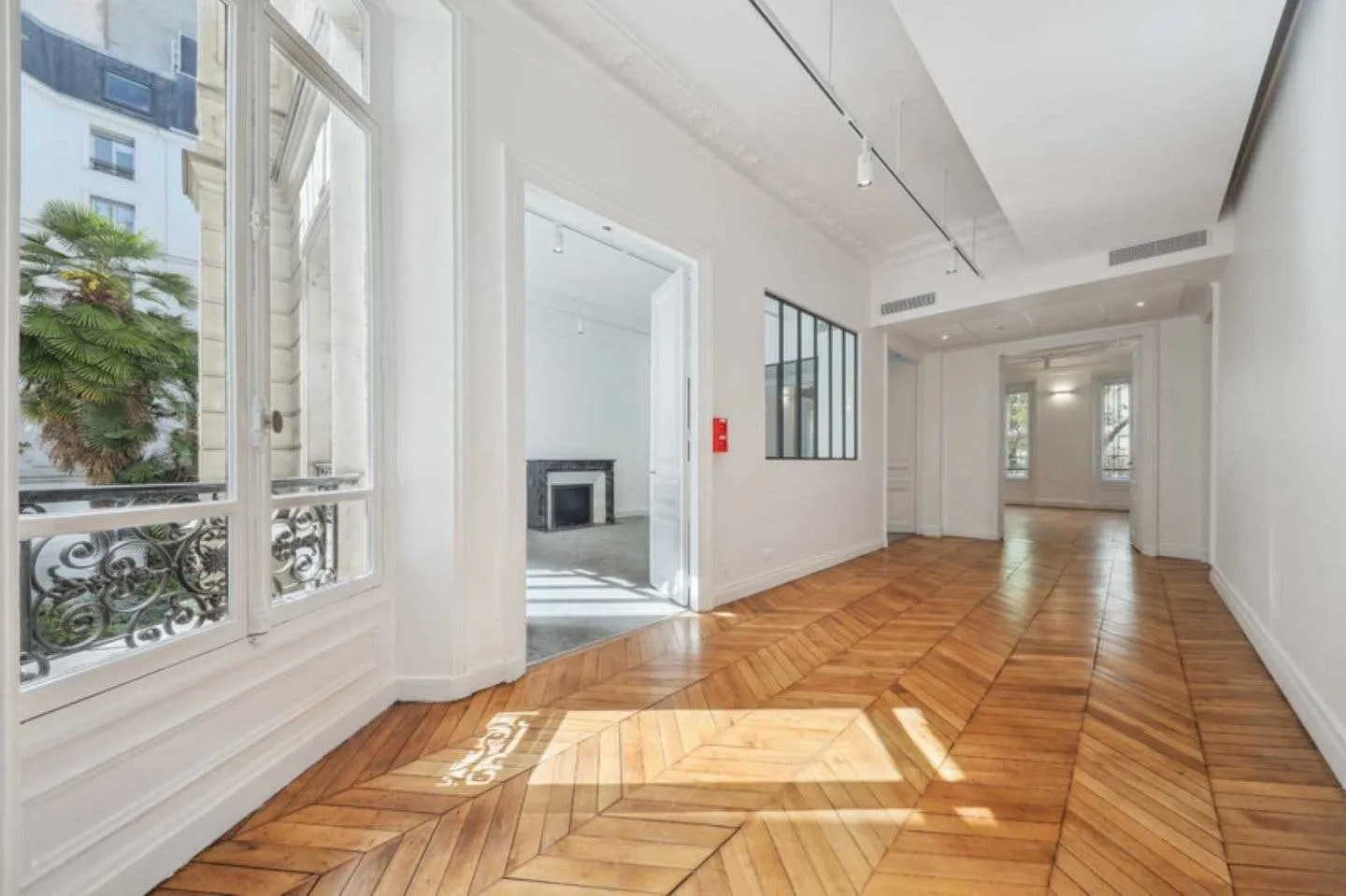 328sqm Haussmannien Showroom on Boulevard Haussmann, Paris — 2