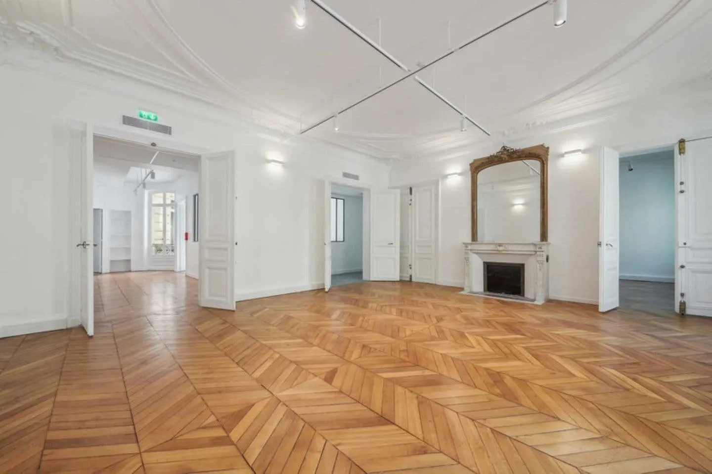 328sqm Haussmannien Showroom on Boulevard Haussmann, Paris — 4
