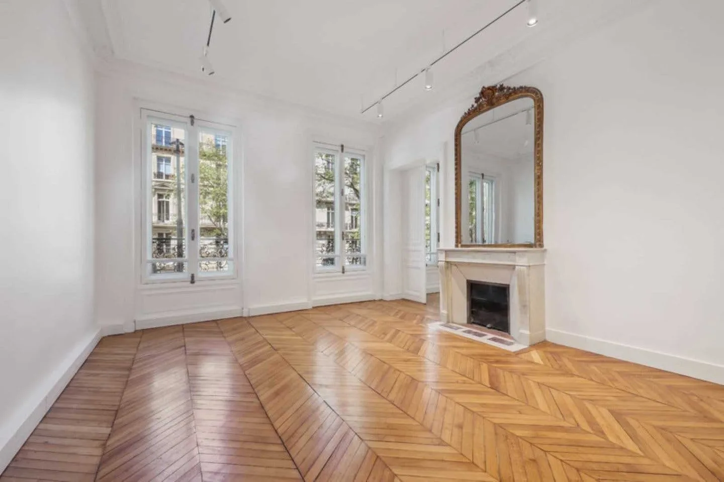 328sqm Haussmannien Showroom on Boulevard Haussmann, Paris — 5