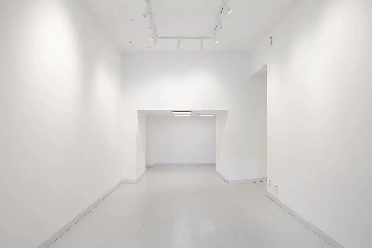 331 sqm Gallery Space on Rue Bailly, Paris Le Marais — 2