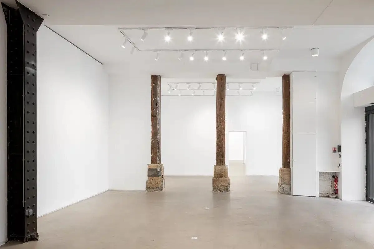 331 sqm Gallery Space on Rue Bailly, Paris Le Marais — 3