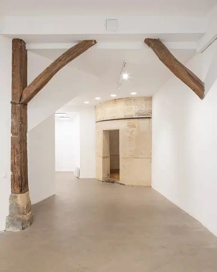 331 sqm Gallery Space on Rue Bailly, Paris Le Marais — 4