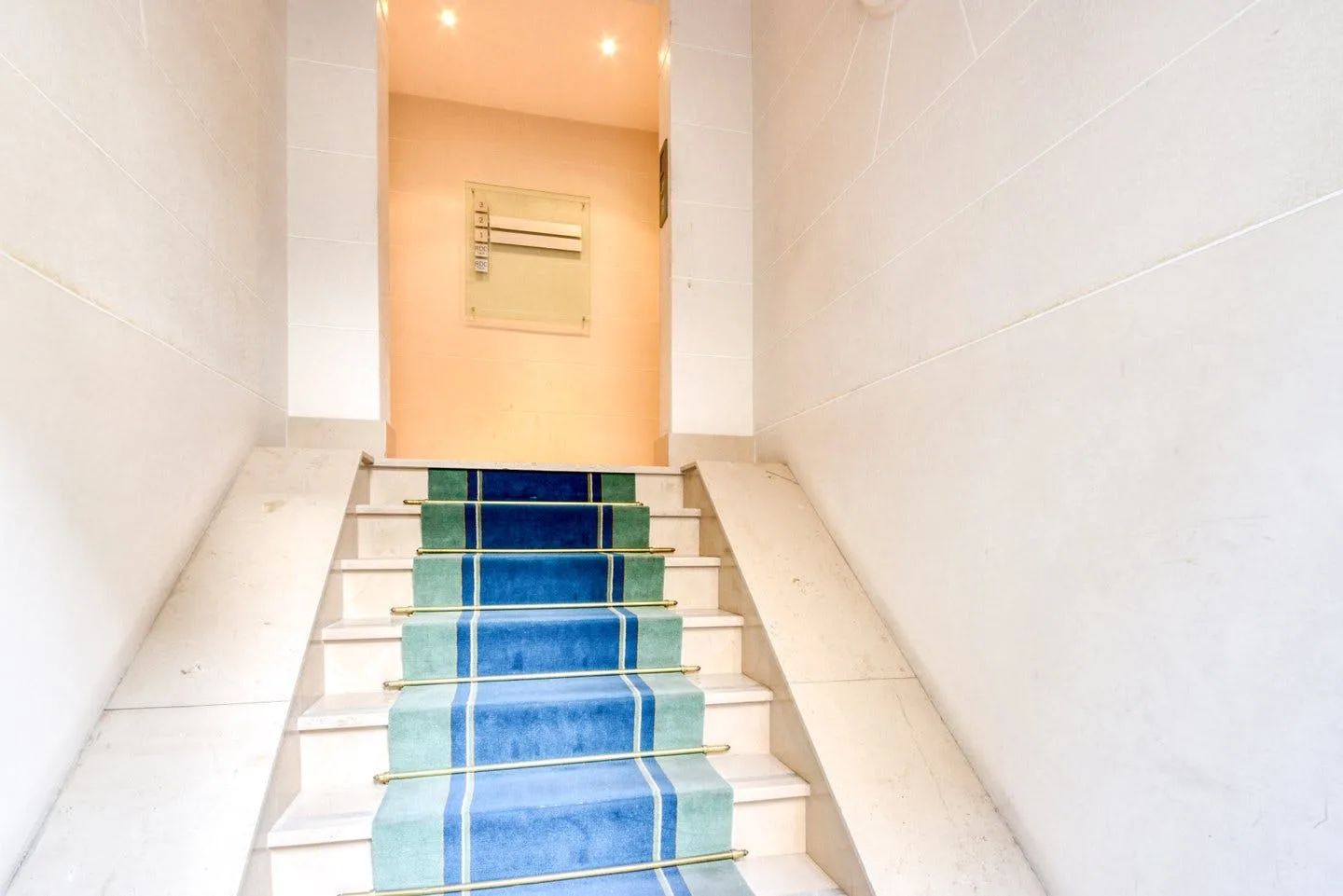 345 sqm Event and Showroom Space near Parc Monceau, Paris — 2