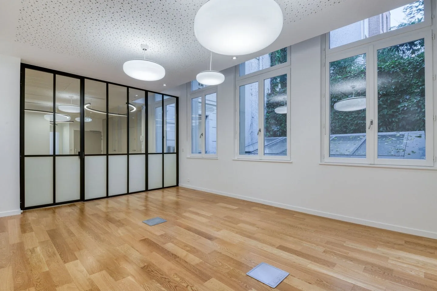 345 sqm Event and Showroom Space near Parc Monceau, Paris — 3