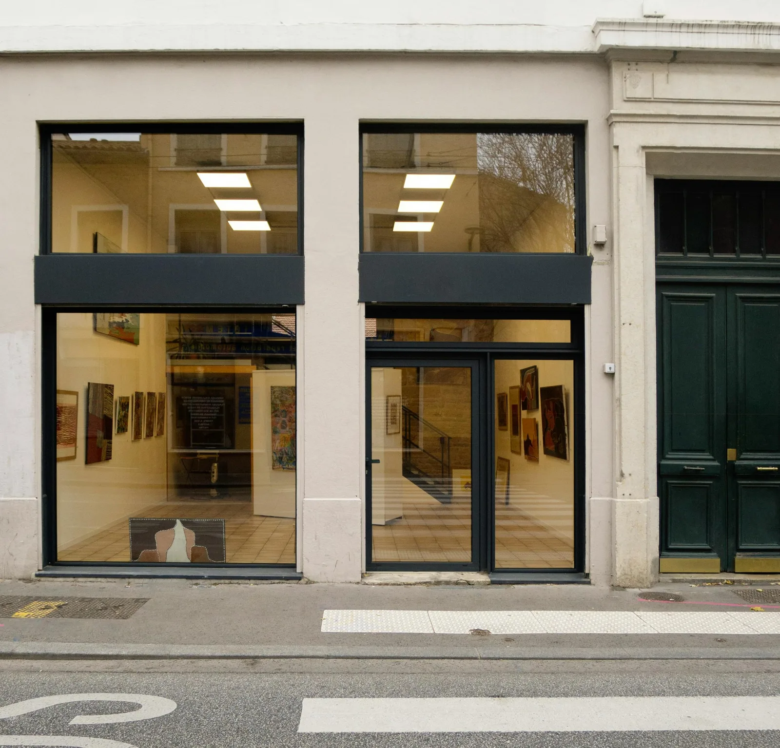 35 sqm Gallery and Showroom in Villeurbanne — 2