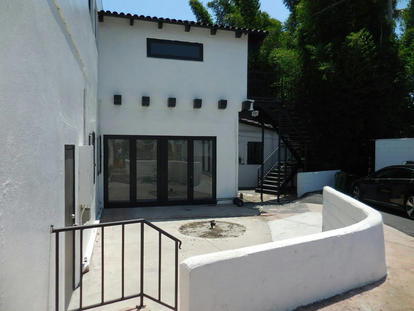 4,000 Sq Ft Retail Pop-Up Space on N La Cienega Boulevard — 4