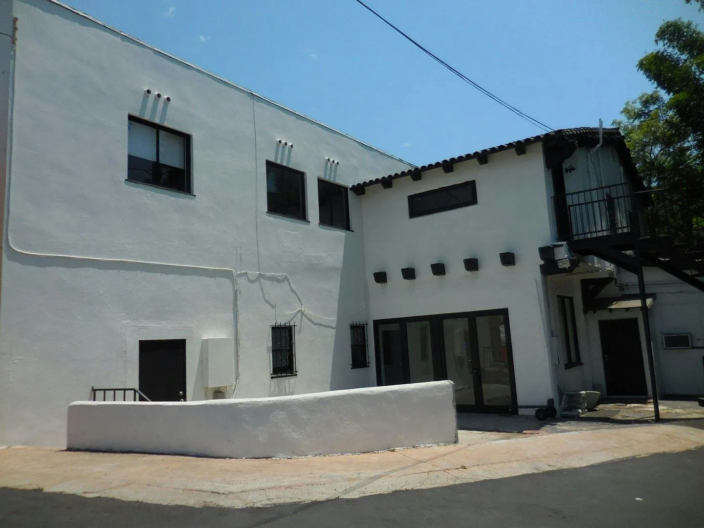 4,000 Sq Ft Retail Pop-Up Space on N La Cienega Boulevard — 5