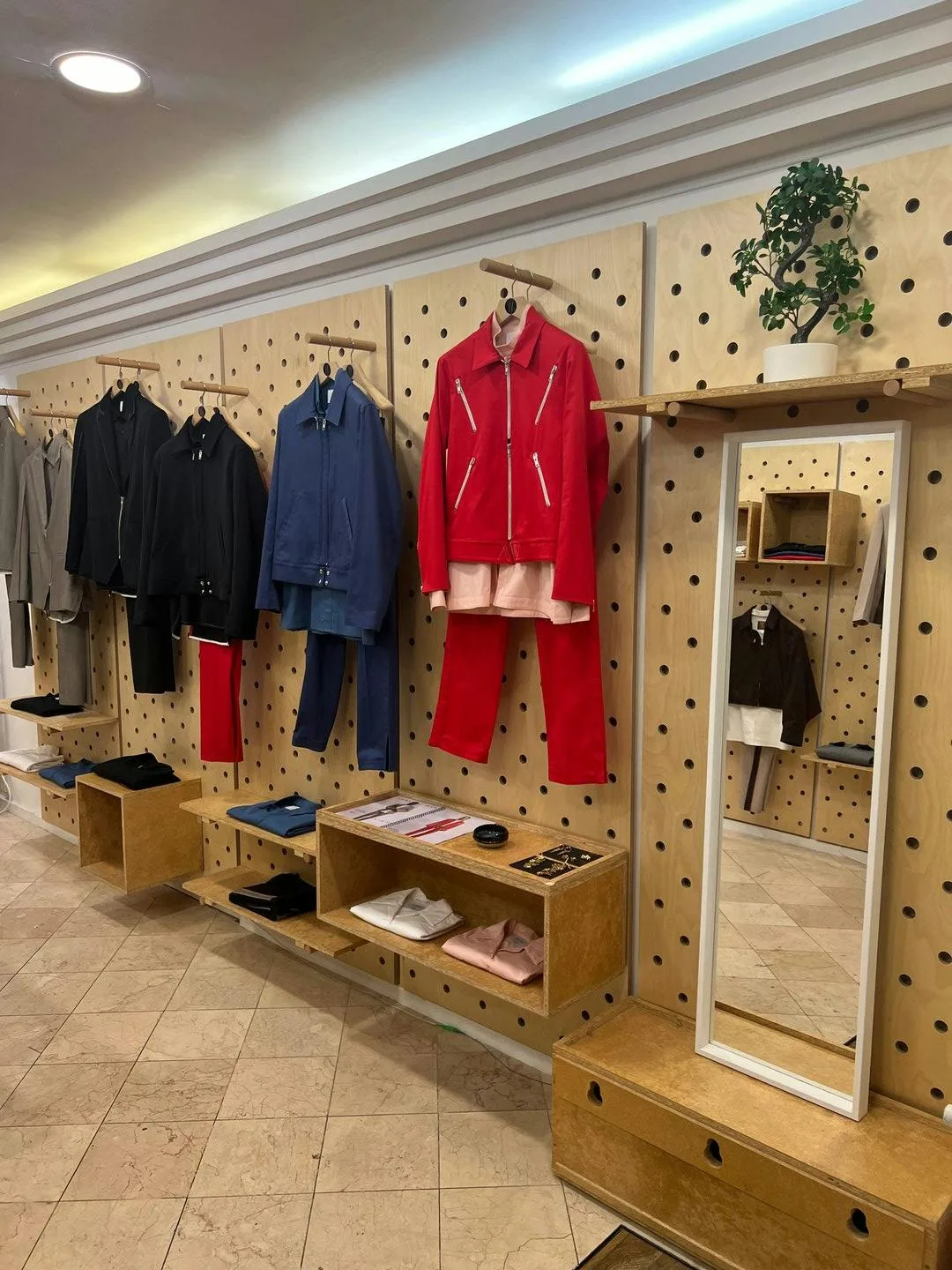 40 sqm Boutique at 27 Passage Choiseul, Paris 75002 — 2