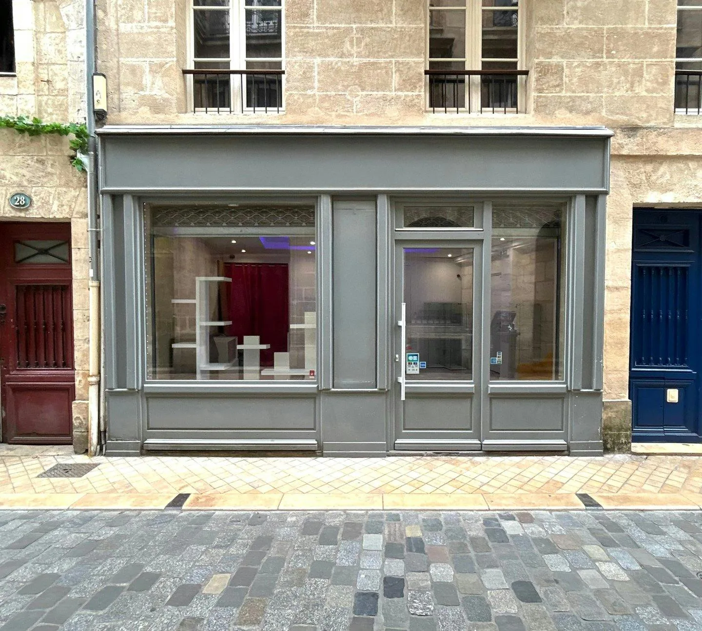 40 sqm Retail and Showroom Space in Historic Bordeaux — 4