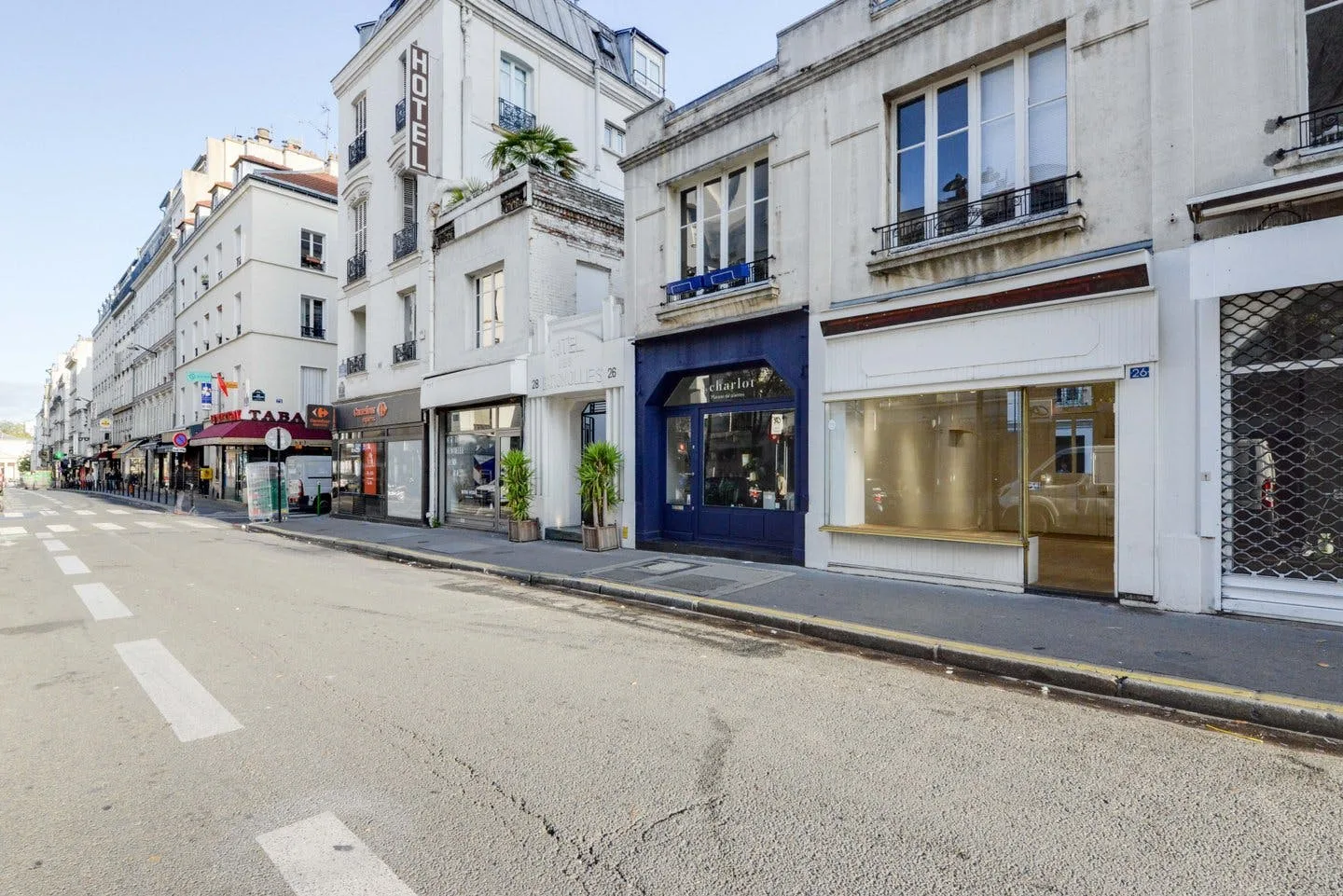 40 sqm Retail Space on Rue des Batignolles, Paris — 2