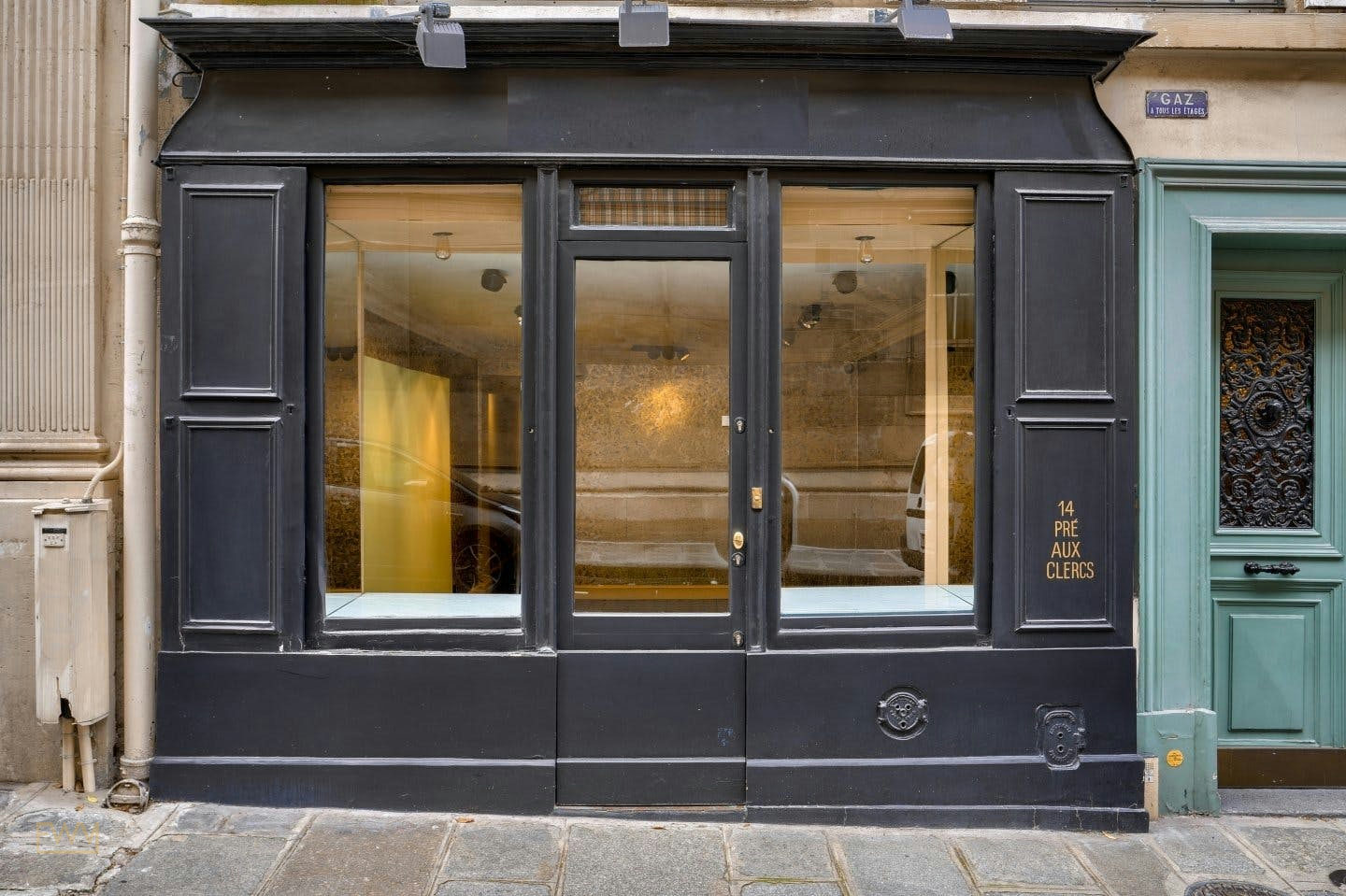 41 sqm Retail Boutique in Saint-Germain-des-Prés — pop-up space in Paris