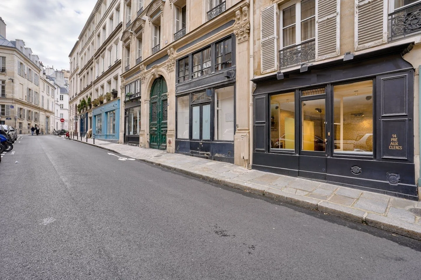 41 sqm Retail Boutique in Saint-Germain-des-Prés — 2