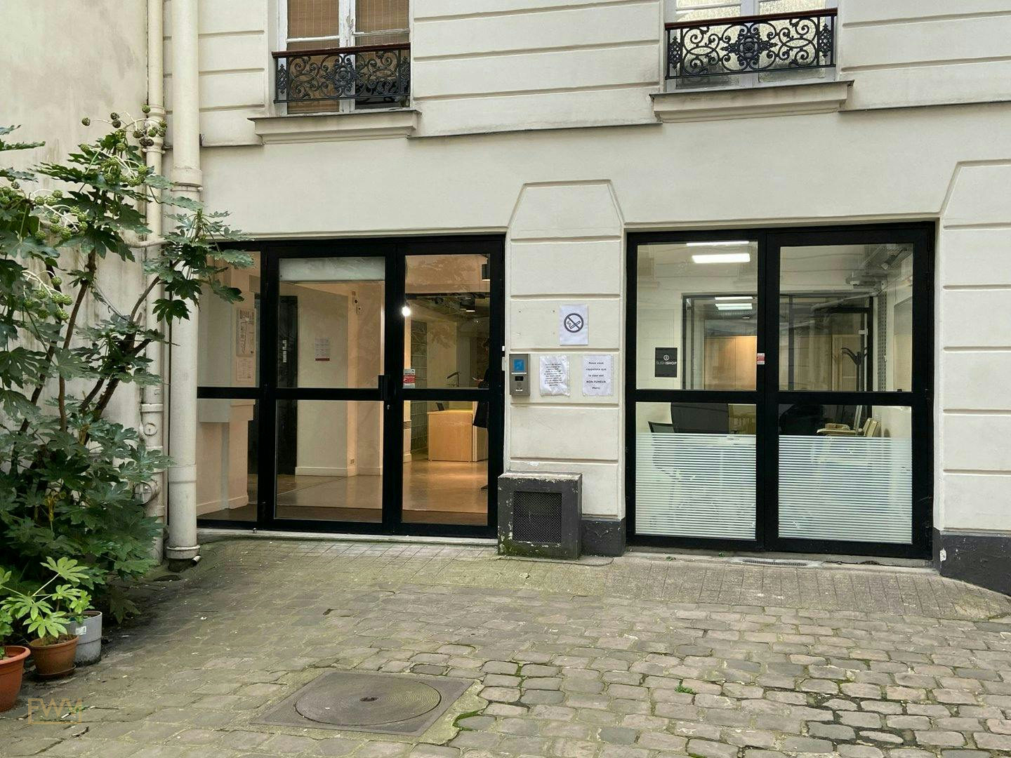 435 sqm Atypical Commercial Space in Paris 10th Arrondissement, art exhibition, pop-up rental